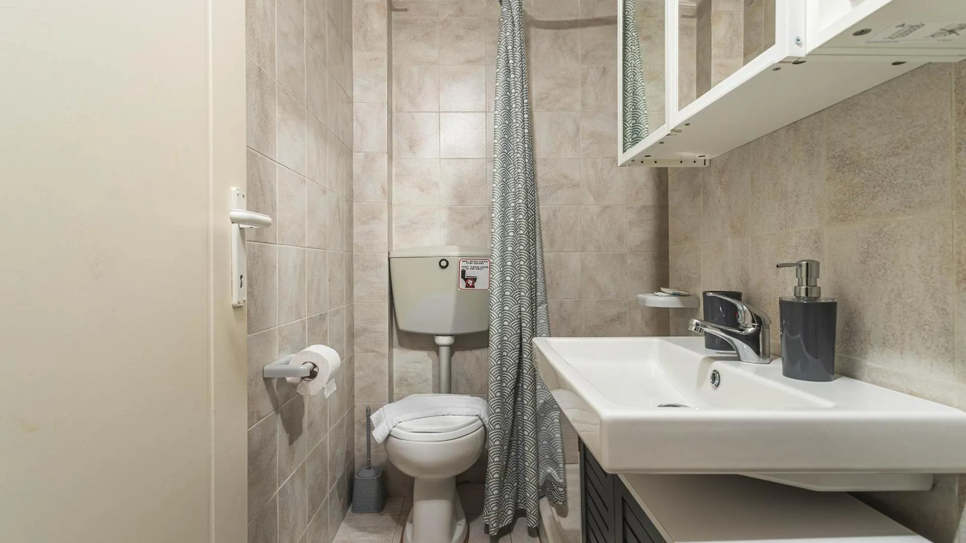 Mola Kalyva Suites