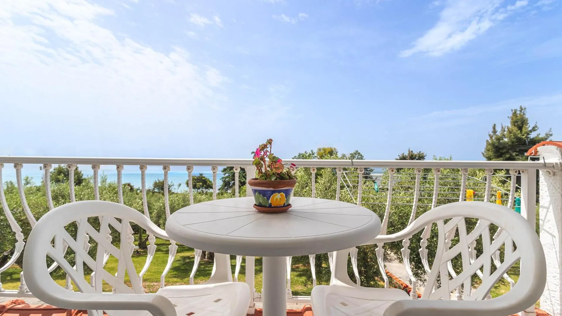 Mola Kalyva Suites