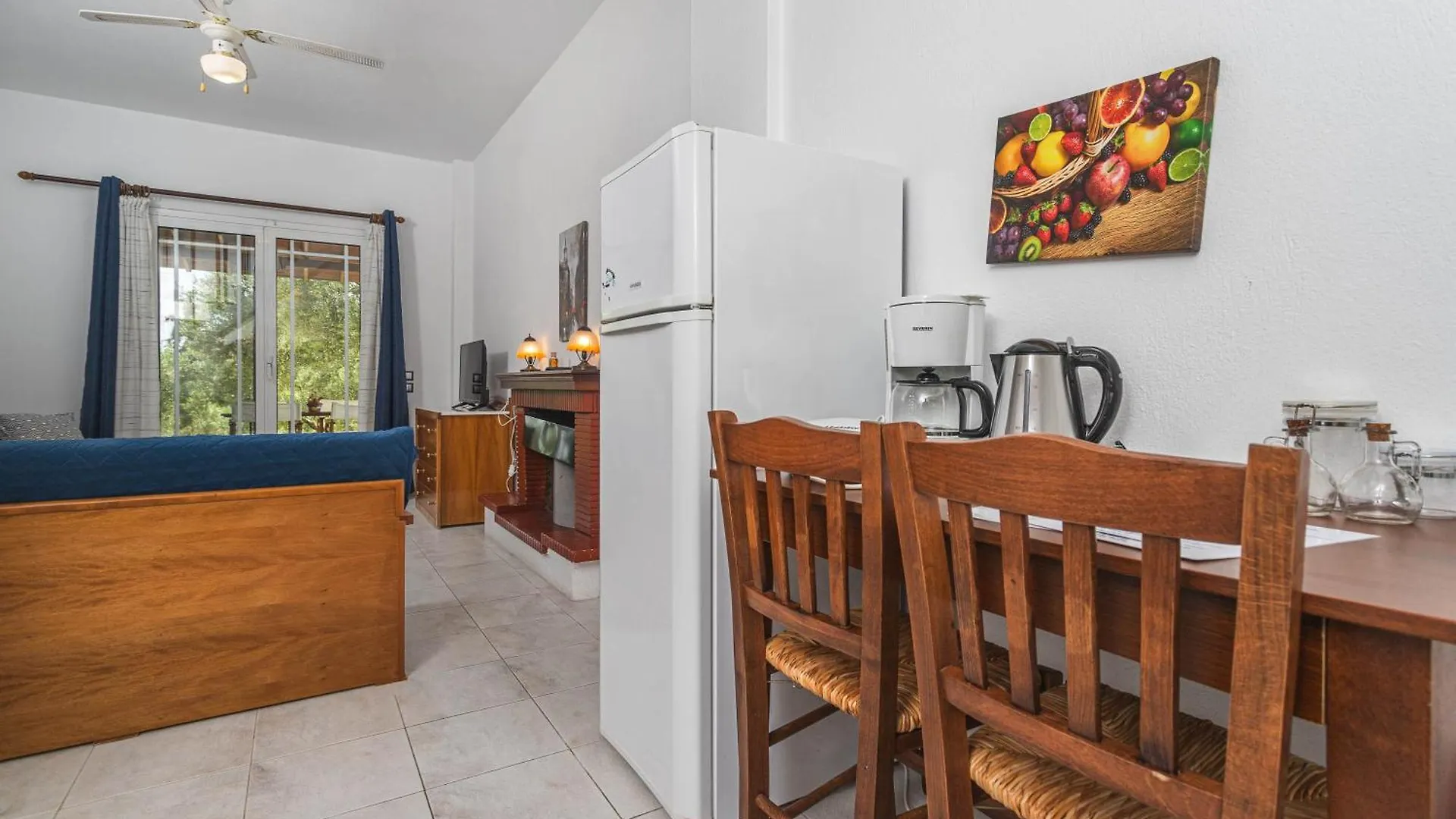 Mola Kalyva Suites Holiday home